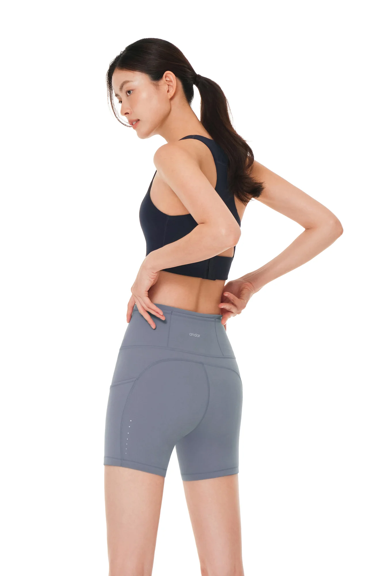 Airywin Pocket Short Leggings - Image 4